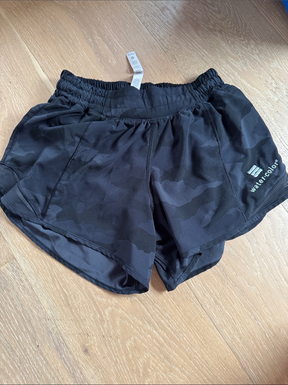 Lululemon Hottie hot shorts 4 Long